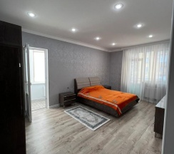 2-комнатные апартаменты улучшенные с 1 двуспальной кроватью и диваном в Apart Ru Hotel