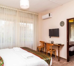Четырёхместный номер Standard в Antika Amman Hotel