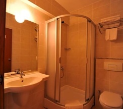 Трёхместный номер Standard с красивым видом из окна в The Tower Hotel