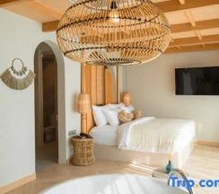 Люкс с видом на море в Maldives Beach Resort
