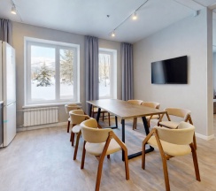 Большой Дом в Чилл Хилл