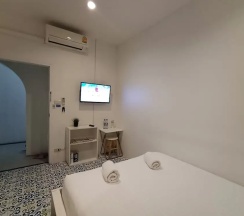 Трёхместный семейный номер Standard с видом на город в Chino Town at Yaowarat Phuket