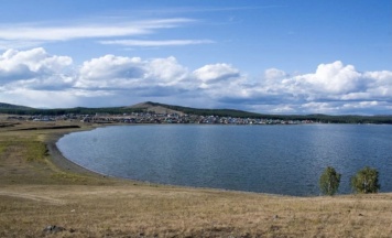 Двухместный номер Economy с балконом и рядом с пляжем 2 отдельные кровати в Ургун