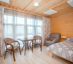 Коттедж с видом на озеро в Горное озеро