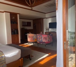 Номер Deluxe с балконом и с красивым видом из окна в Baan Huen Phen