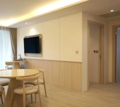 Семейный люкс Plus Outdoor Bathtub с 2 комнатами в Wyndham Garden Naithon Phuket