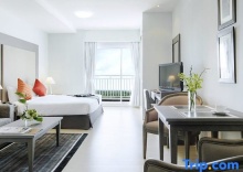 Двухместный люкс двуспальная кровать в Classic Kameo Rayong Hotel & Serviced Apartments