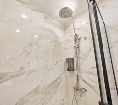 Улучшенный номер с кроватью размера «king-size» в Питер