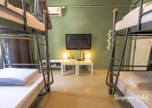 Трёхместный номер Deluxe в Sleepcase Hostel