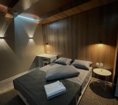 Номер стандарт с 1 двуспальной кроватью (без окна) в Лекс