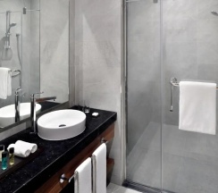 Апартаменты семейные Connecting с 3 комнатами в Movenpick Hotel Apartments Downtown Dubai
