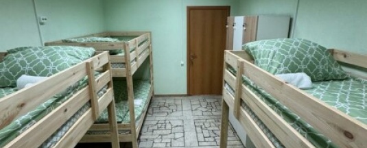 Шестиместный номер с двухъярусными  кроватями 203 в Уютный дом