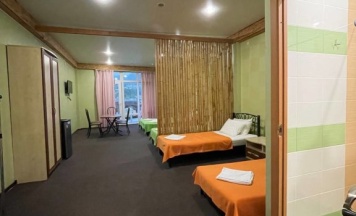 Пятиместный номер Comfort с балконом в Династия