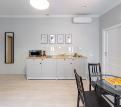 Апартаменты "White&amp;Black" в Сhо