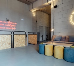 Место в девятиместном номере для мужчин в Rock hostel