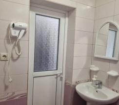 Двухместный номер Standard с балконом (2 отдельные кровати) в Ахра