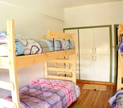 Кровать в общем номере (женский номер) с видом на город в Lima Sol House - Hostel