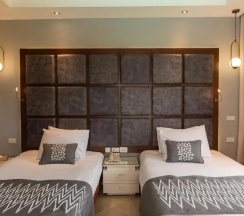 Люкс Posh Club Pool с балконом в Sunrise Crystal Bay Resort