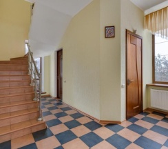 Коттедж Superior с 5 комнатами в Жар-птица