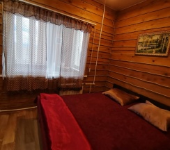 Коттедж с 5 комнатами с балконом и с красивым видом из окна в Удачный