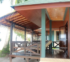 Двухместное бунгало рядом с пляжем двуспальная кровать в Kaibae Beach Resort