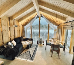 Лодж 2 с бесплатной сауной + Безлимитное посещение ЕлятыПарка в ЕлятыЛодж