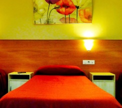 Четырёхместный номер Standard в Hostal Drassanes