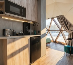 Сфера с видом на горы с купелью в Аномалия