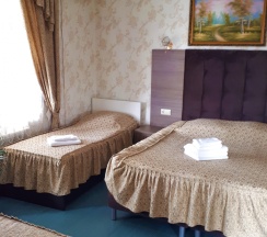 Четырехместный номер с балконом в Десятка