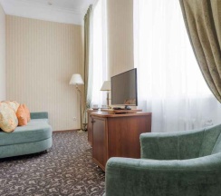 Двухместный полулюкс Grand с красивым видом из окна двуспальная кровать в Селигер Палас