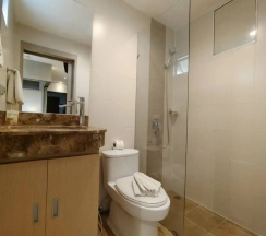 Двухместный номер Deluxe с балконом (двуспальная кровать) в Patong Bay Residence