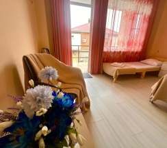 Трёхместный номер Улучшенный (2 Корпус) с балконом в Морские истории