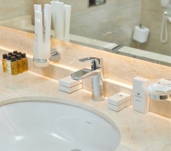 Номер Deluxe с балконом и видом на бассейн - с двуспальной кроватью в Movenpick Resort&SPA Anapa Miracleon