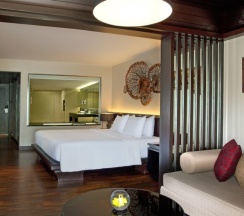 Двухместный полулюкс с видом на океан двуспальная кровать в Le Meridien Phuket Beach Resort