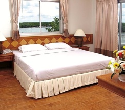 Номер Standard с балконом и с видом на море в Krabi River Hotel