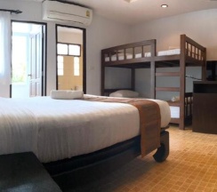 Четырёхместный номер Standard в Arina Boutique Residence