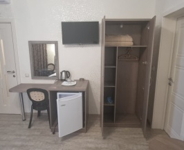 Трёхместный номер Comfort с балконом и рядом с пляжем в Легенда