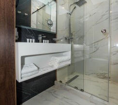 Двухкомнатный Де Люкс с видом на море и балконом в Дольче вита клаб