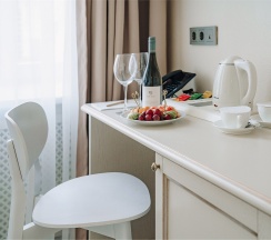 Стандарт с queen size кроватью Домъ купчихи Глинкиной 4* в Домъ купца Кундышева-Володина