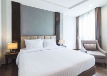 Трёхместный номер Superior в SureStay Plus Hotel by Best Western Sukhumvit 2