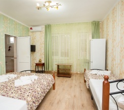 Четырехместный номер "комфорт" в Hotel-st
