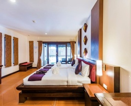 Двухместное бунгало Deluxe Premium двуспальная кровать в Duangjitt Resort & Spa