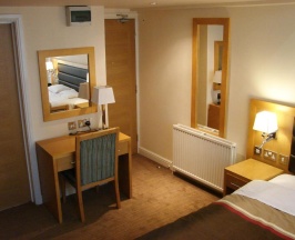 Семейный номер Economy в Cromwell Crown Hotel