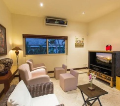Вилла с 3 комнатами с балконом в Viola Pool Villa