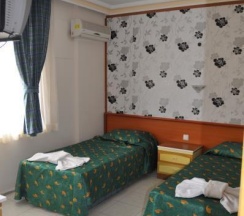 Трёхместный номер Deluxe в Moonlight Hotel