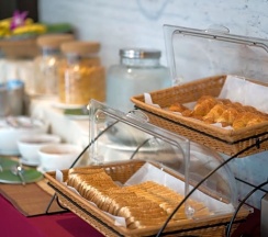 Номер Deluxe с красивым видом из окна в Kata Tranquil Villa