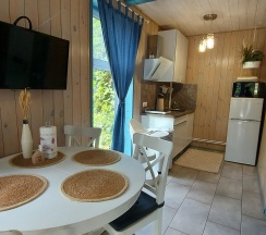 Двухместный просторный номер в Manzerok house