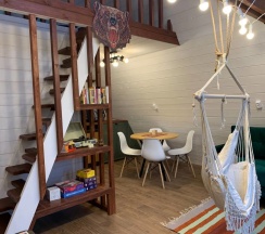 Двухместный коттедж Comfort с красивым видом из окна двуспальная кровать в Papino village