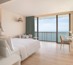 Двухместный номер Hilton Executive oceanfront двуспальная кровать в Hilton Pattaya