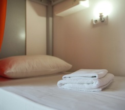 Женский четырехместный номер (Верхнее) в Sunny Sochi Hostel